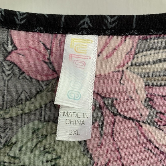 LulaRoe LYNNAE Long Sleeve Rose Gray & Black Size 2XL - Picture 5 of 6